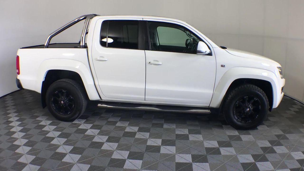 Elephant in the Room Buttery Chardonnay (6x 750mL).