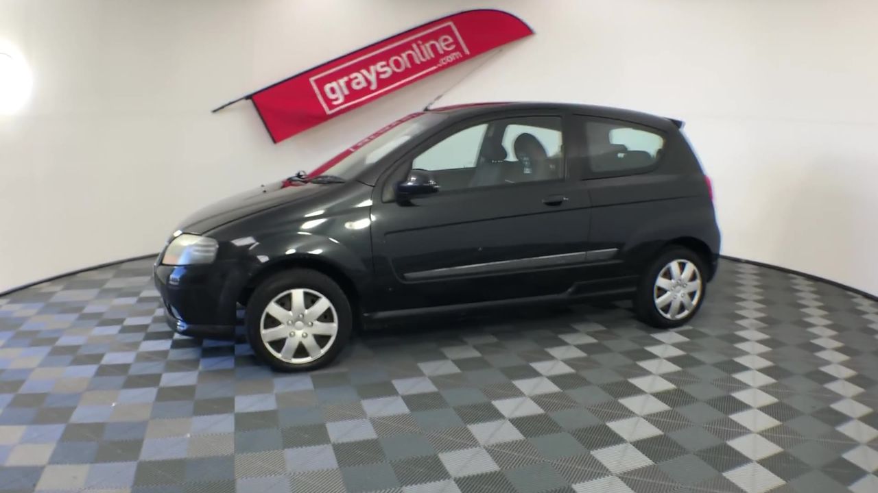 OSKA Long Fibreglass Handle Spade.