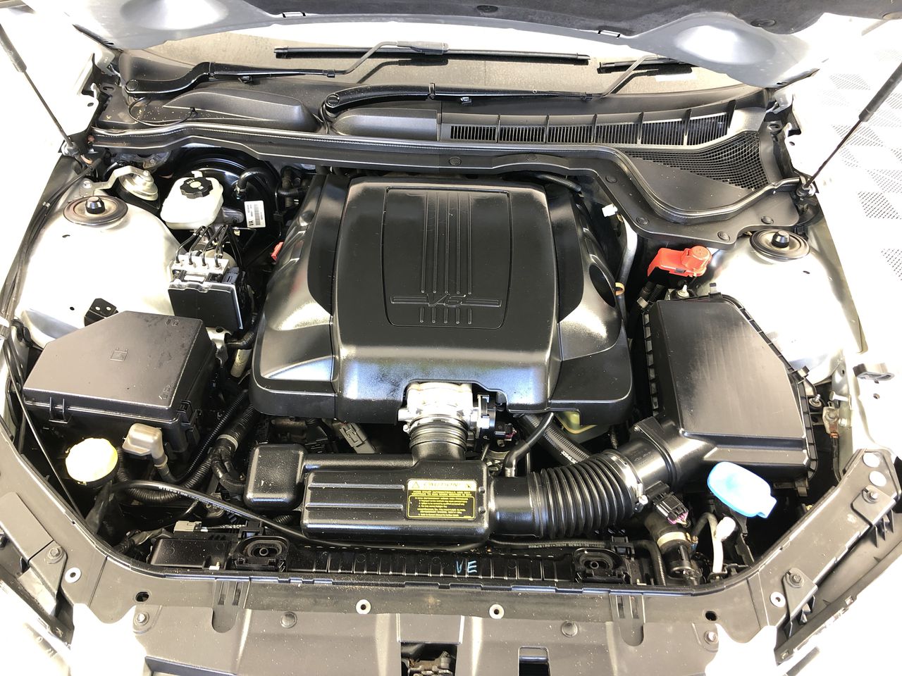 4 x Bow Shackles, WLL 4.7T, Screw Pin Type, Grade S. Yellow Pin.