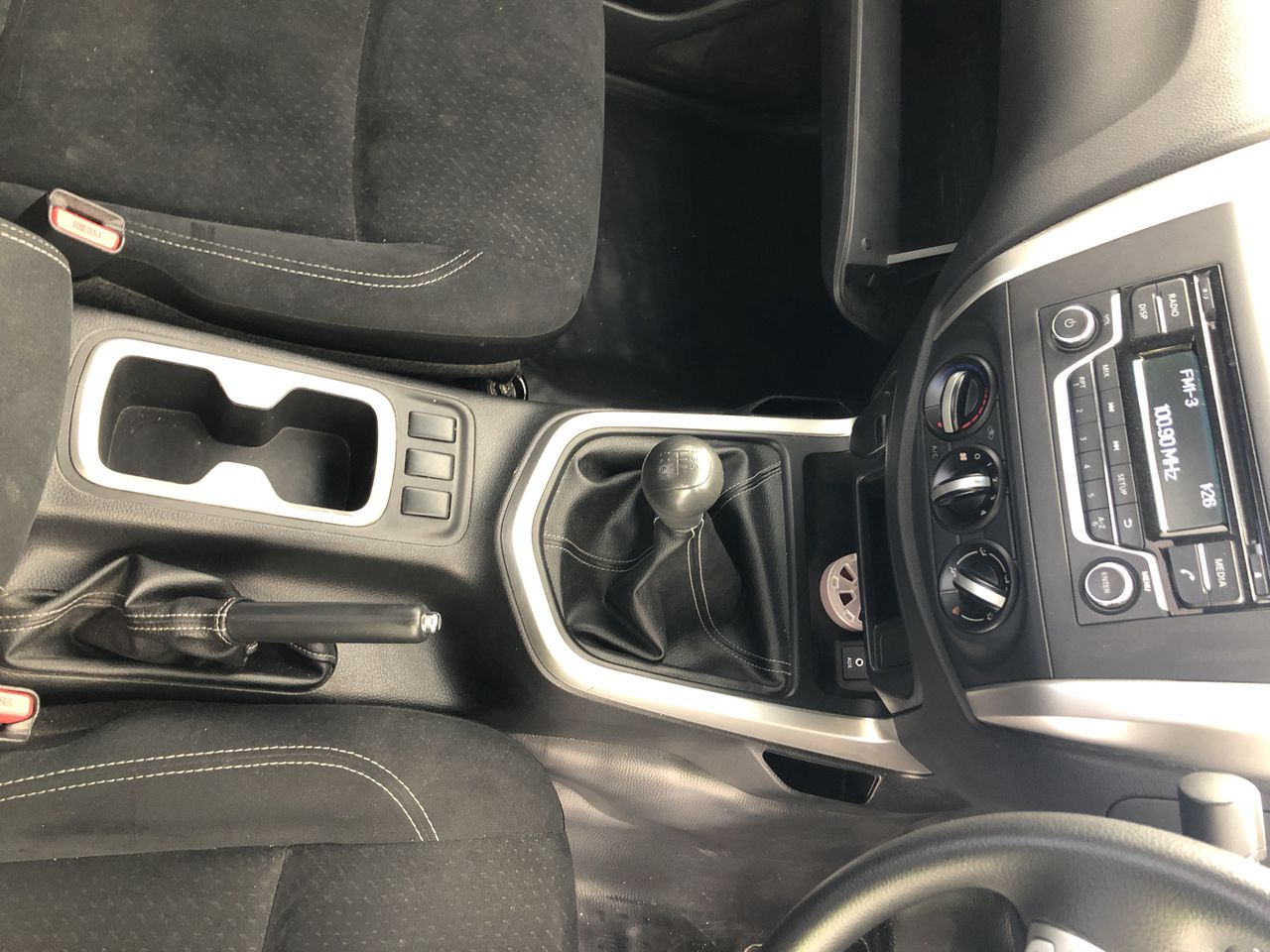 2 Carat round 2 white diamond each CVD Uncertified