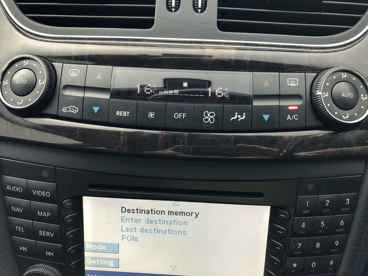 MyLifeUNIT Vinyl Record Wall Mount, 6 Pack Metal Record Holder for Albums D