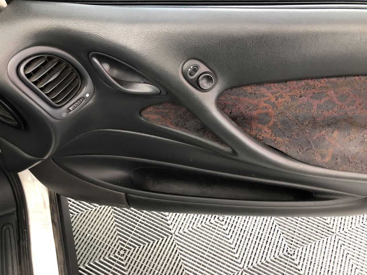 Cleanskin of Zilzie Platinum Edition Grenache 2020 (6x 750mL) SA