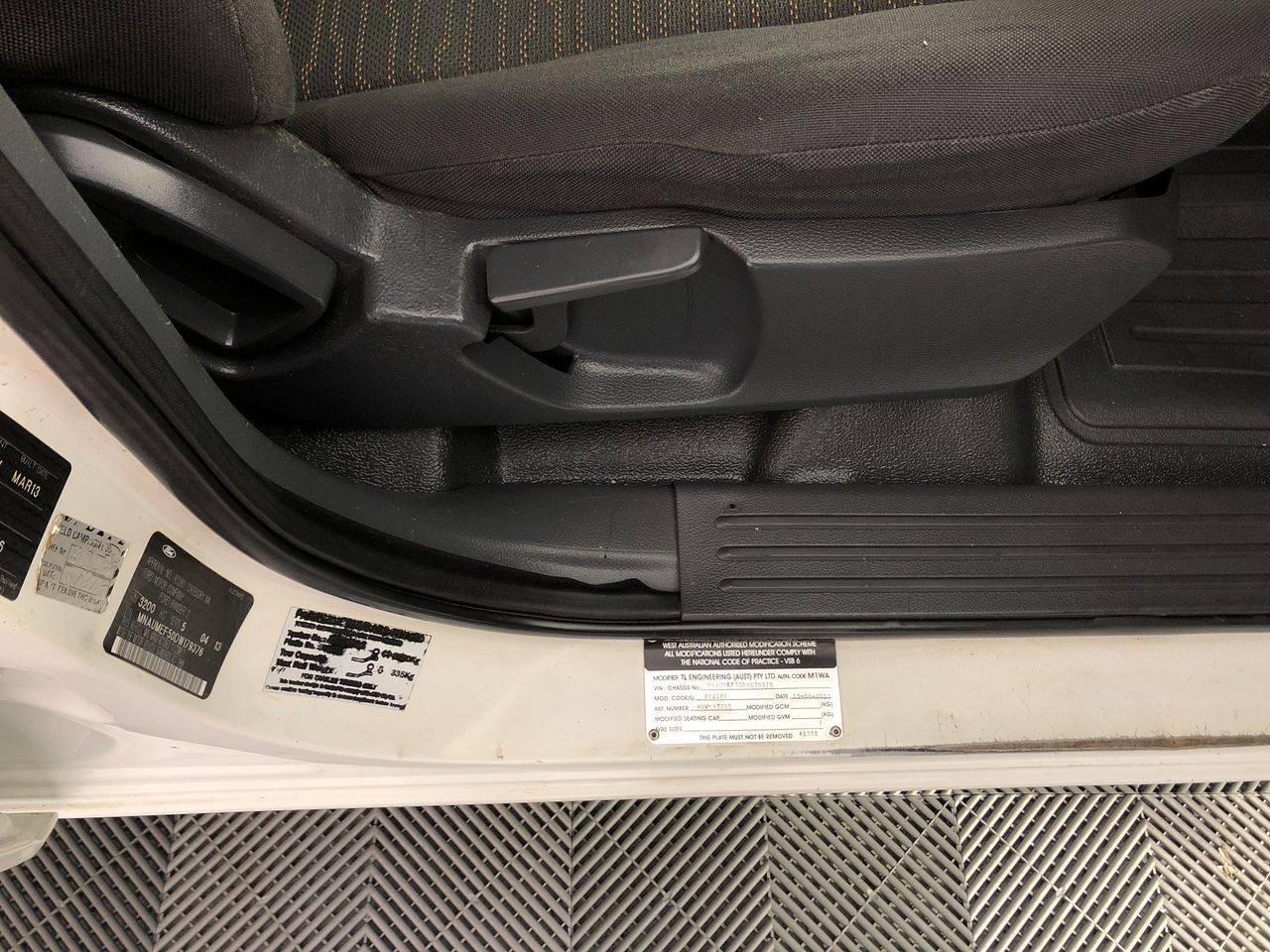 Elephant in the Room Chardonnay  (6x 750mL). (252626-1266)