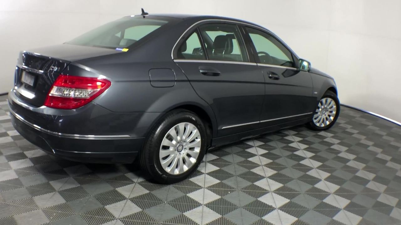 Bradman 5 Dollar Bi Metal Coin on Card of Issue 1996 Issued by RAM