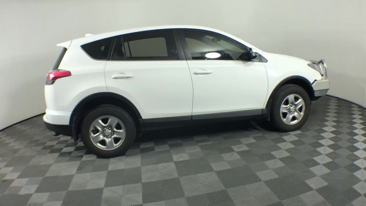 2012- 1 Ounce "Year Of The Dragon" Coin in 999 Fine Silver in Capsule