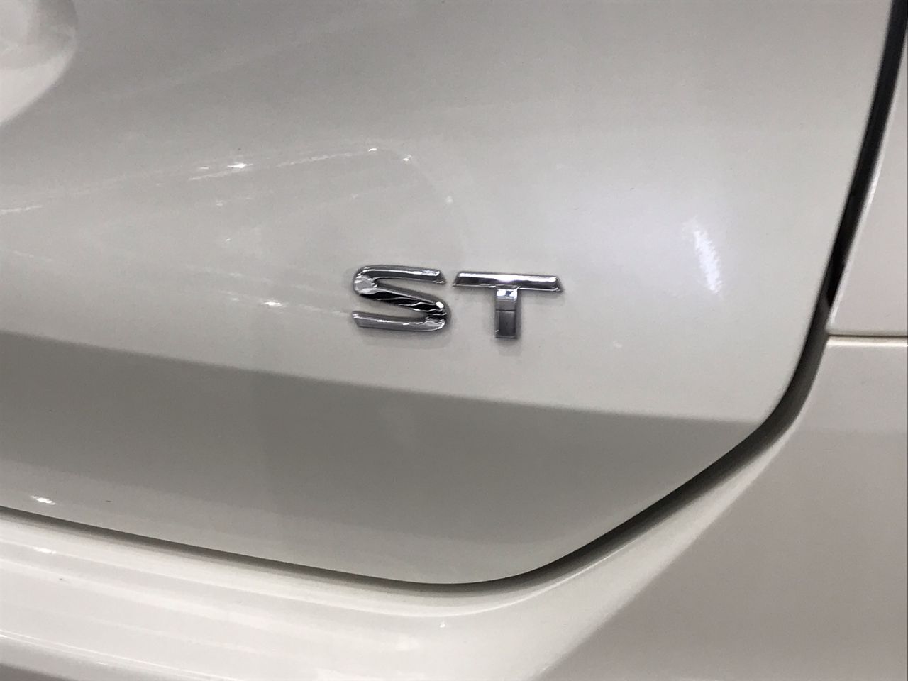 Stainless Steel Initial 'Q' Bracelet with Simulated Diamonds - Yellow