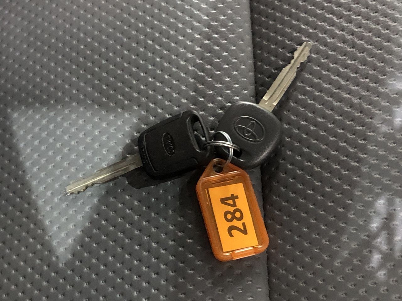 BIJ'OR - White Pearl & Simulated Diamond Necklace in Gold RRP $59