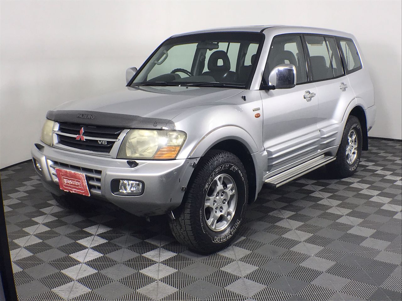 Stunning Round Crystal Drop Earrings - Silver