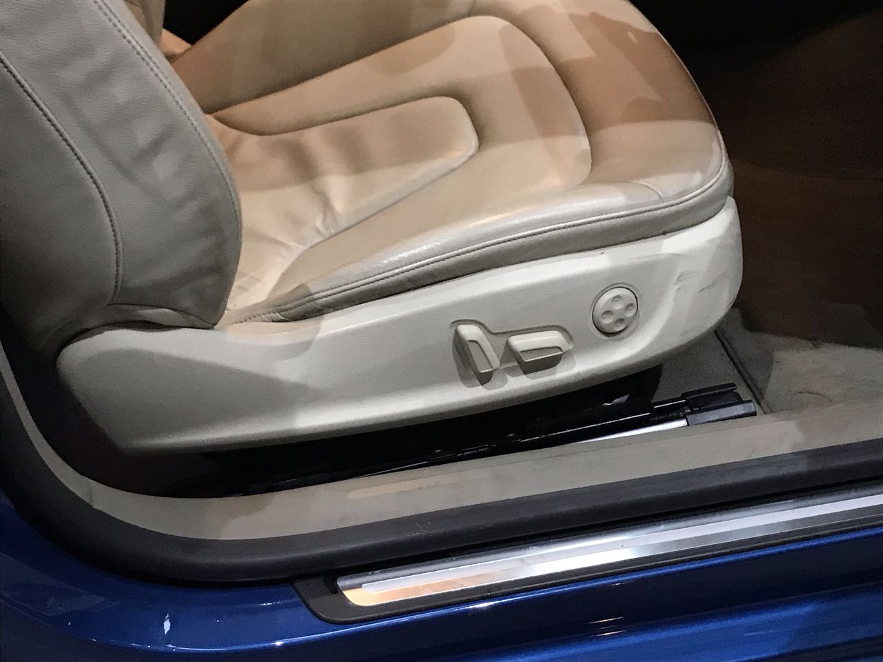 complete set of 8 Rare 2014 5 gram Certified Animal Series
T