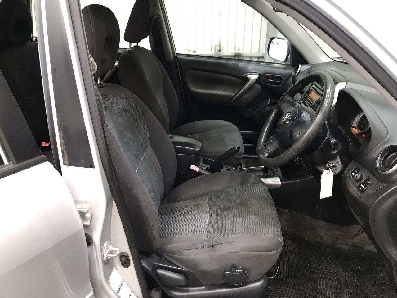 Ponte Prosecco DOC NV (6x 750mL). Italy