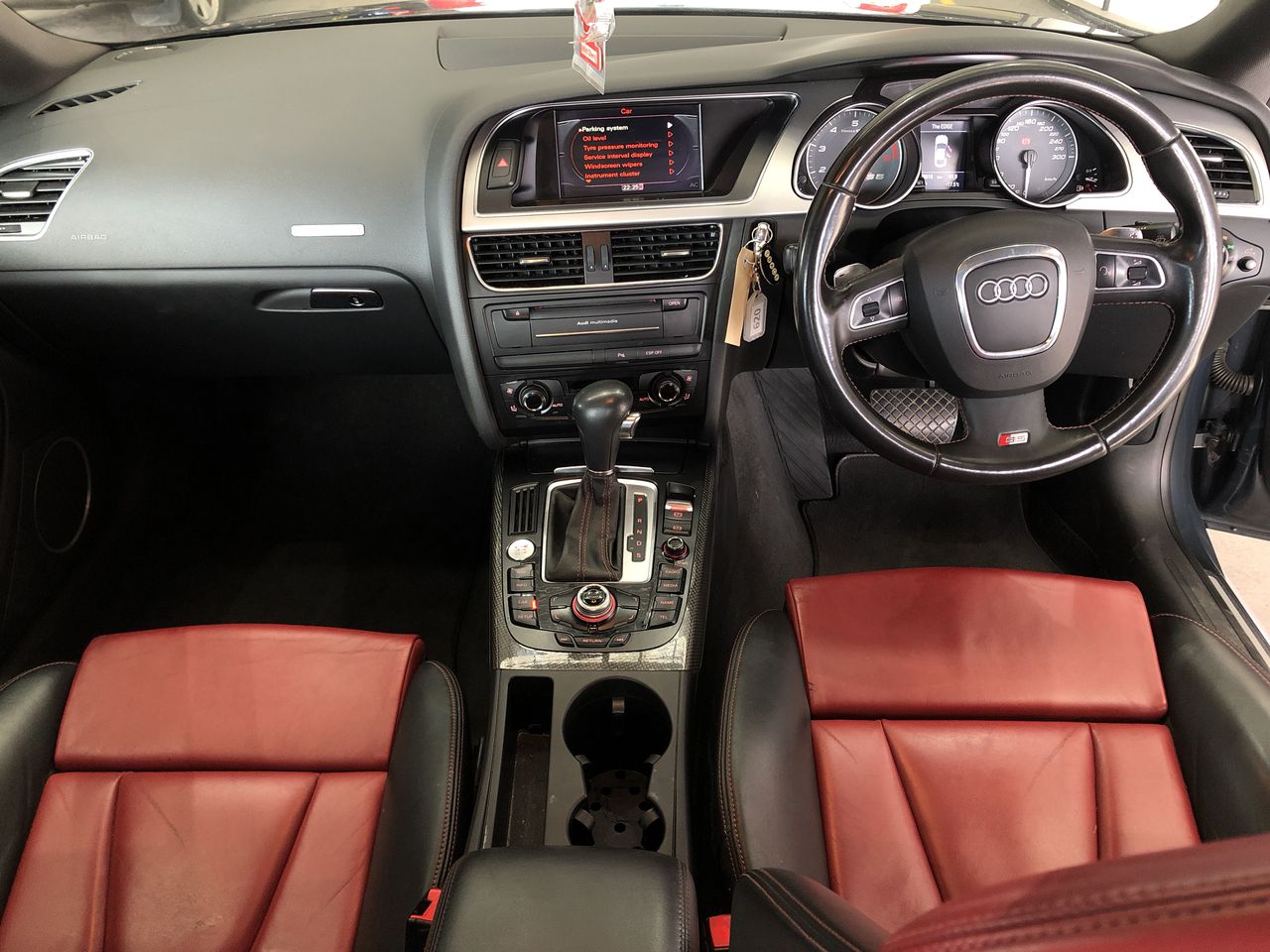 0.08  carat white round 5 diamonds