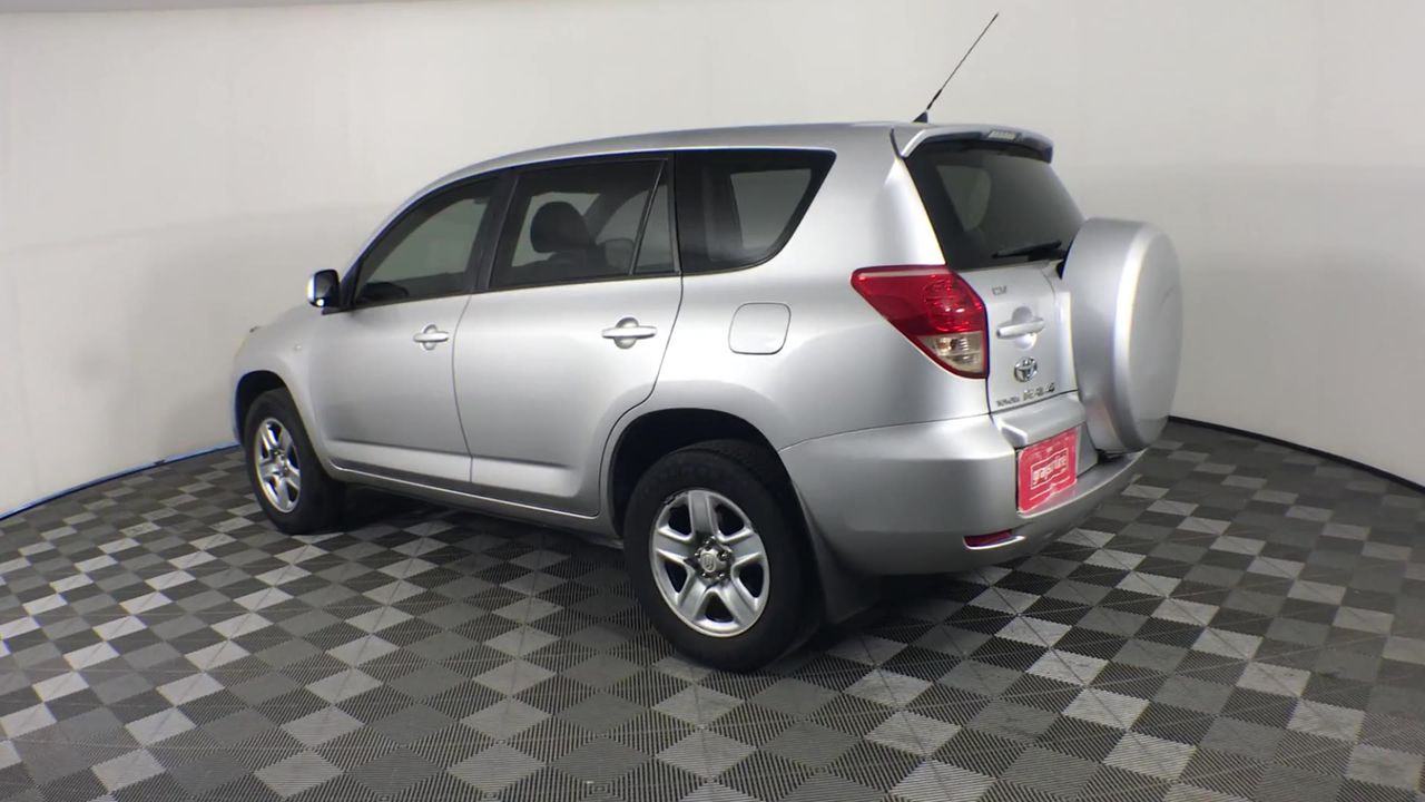 9K WHITE GOLD 'V' 0.06 HI I1 DIAMOND NECKLACE 40+5cm