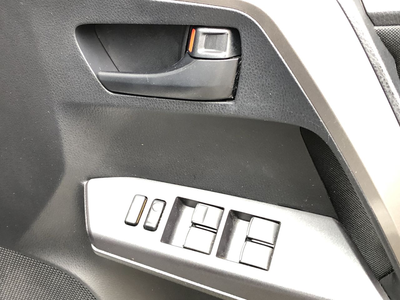 Pierre Delize Blanc De Blancs Brut NV (6x 750mL), France.