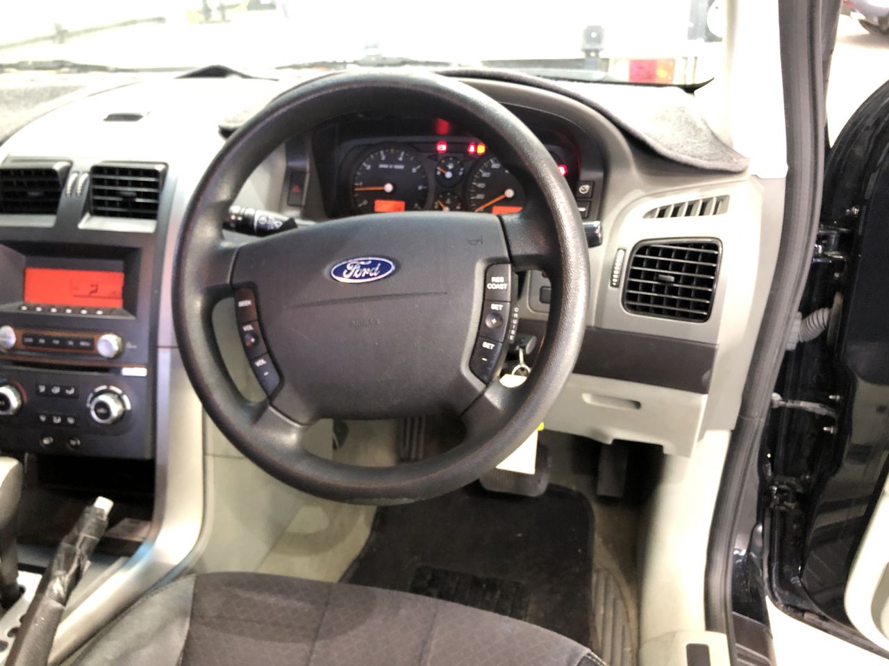 0.07 Carat round 2 white diamond