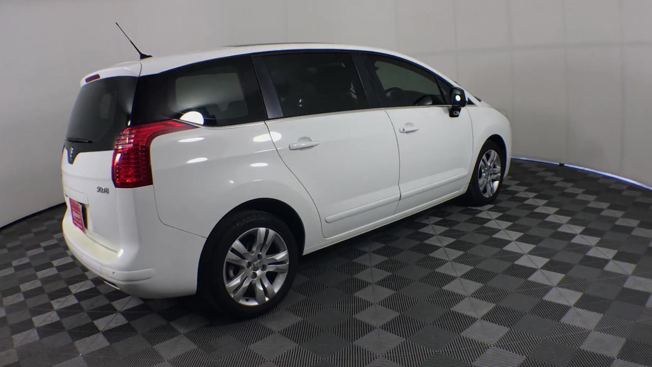 10mm Gorgeous Howlite Gemstones Crystal Beaded Bracelet