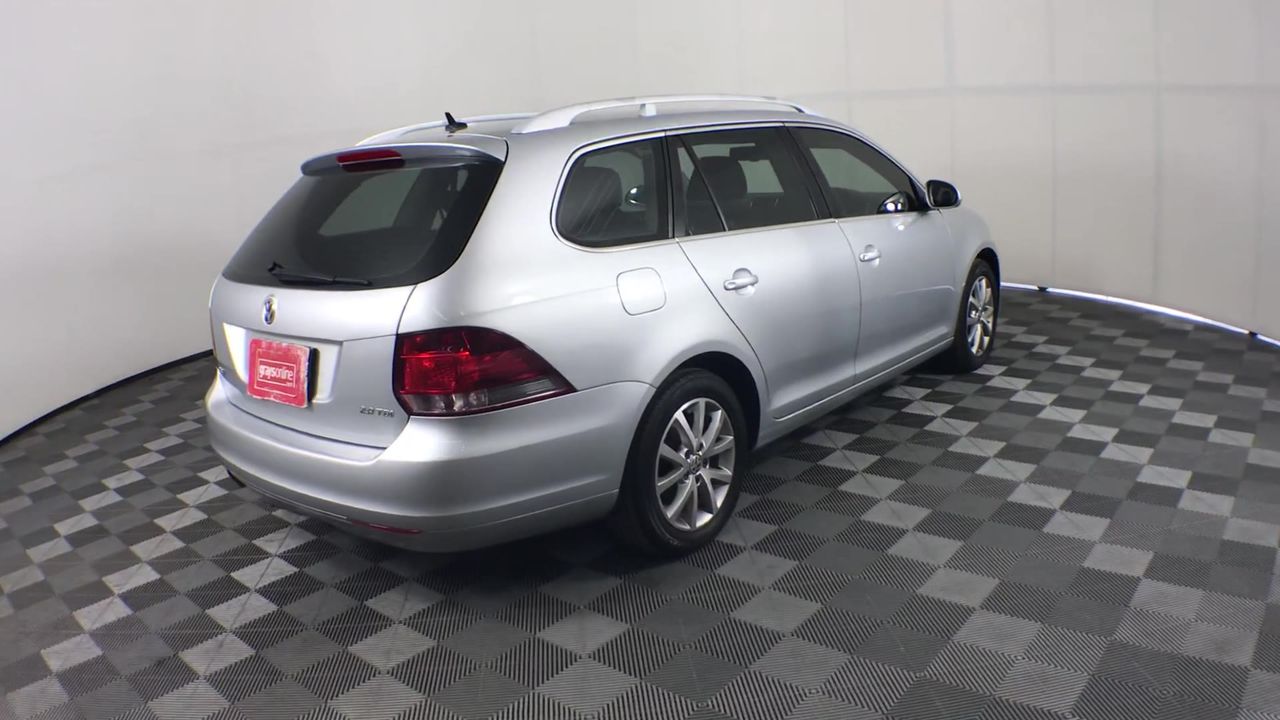 <p>2013 Yamaha  YZF R1 Motorcycle</p>