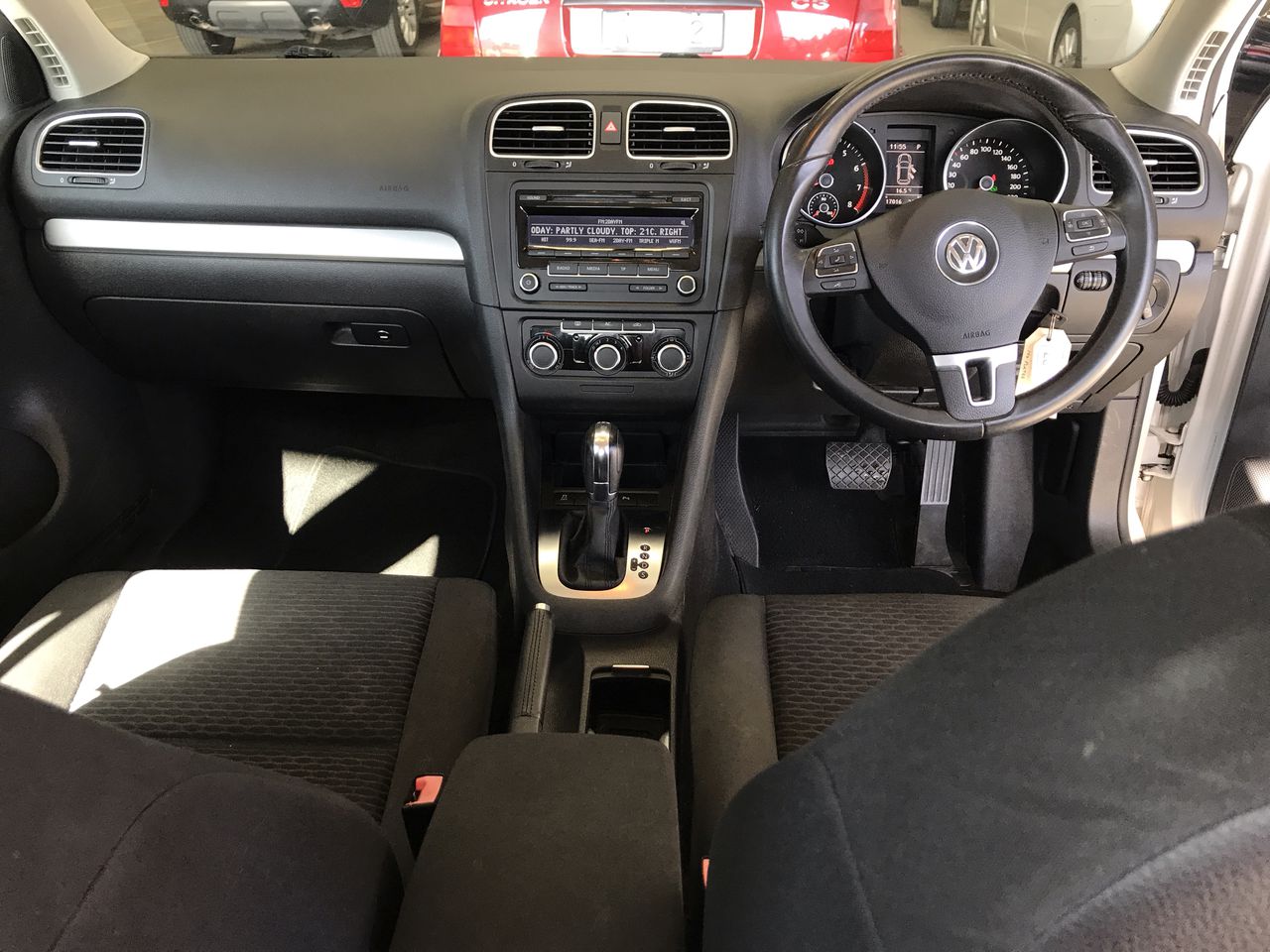 De Bortoli `Sacred Hill` Sparkling Brut NV (6x 750mL), Riverina, NSW.