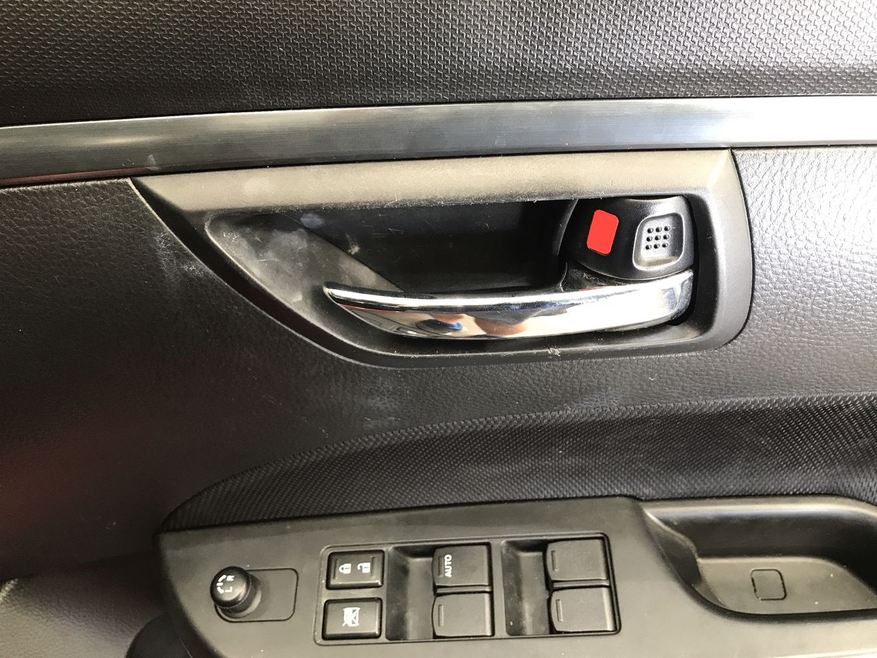 <B>9K Yellow Gold Malachite Petal Drop Earrings</B><P>