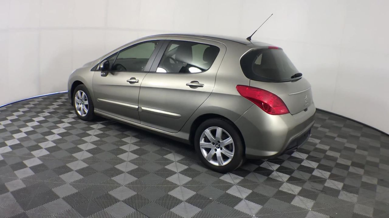 <B>9K White Gold Solid Mini Disc Bracelet 18+1Cm</B><P>