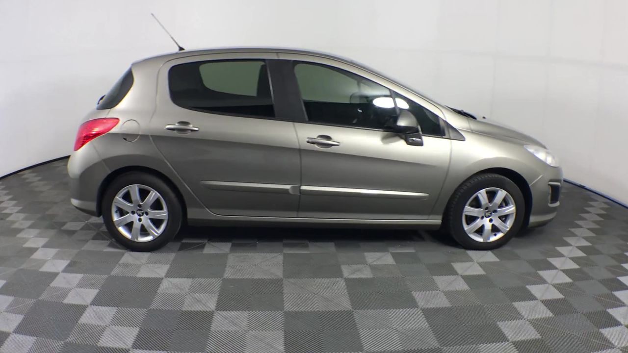 <B>9K Yellow Gold Hlw Hoop Earrings 14Mm</B><P>