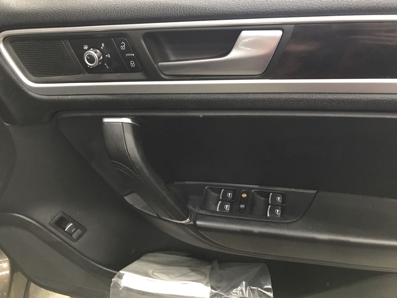 Le Specs Bandwagon Sunglasses