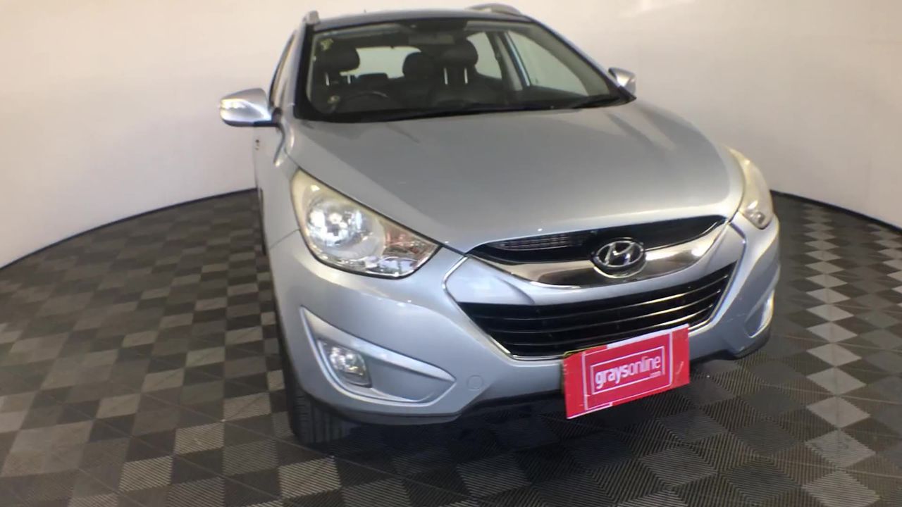 Set of 2 x 8ft Wrought Iron Style Gates (Unused)