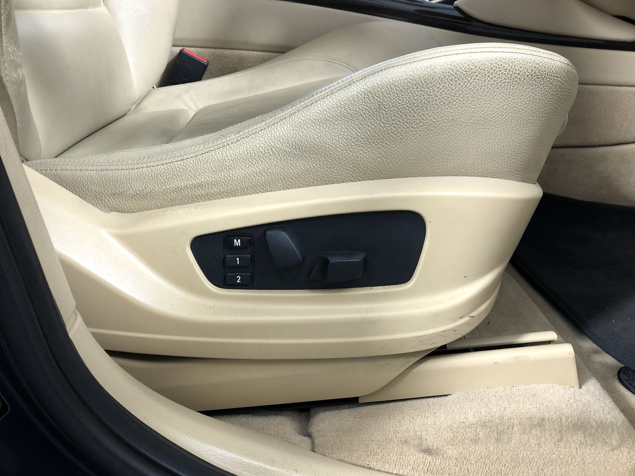 Pierre Delize Blanc De Blancs Brut NV (6x 750mL), France.