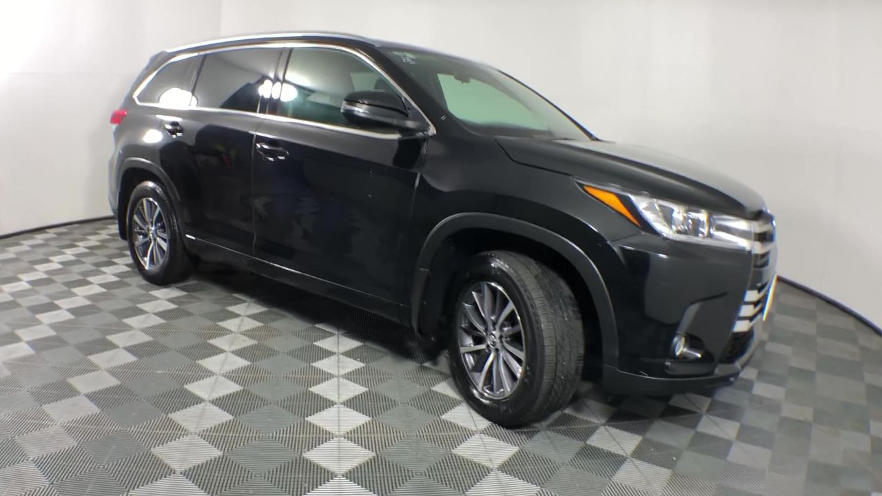 2 Carat round 2 white diamond each CVD Uncertified