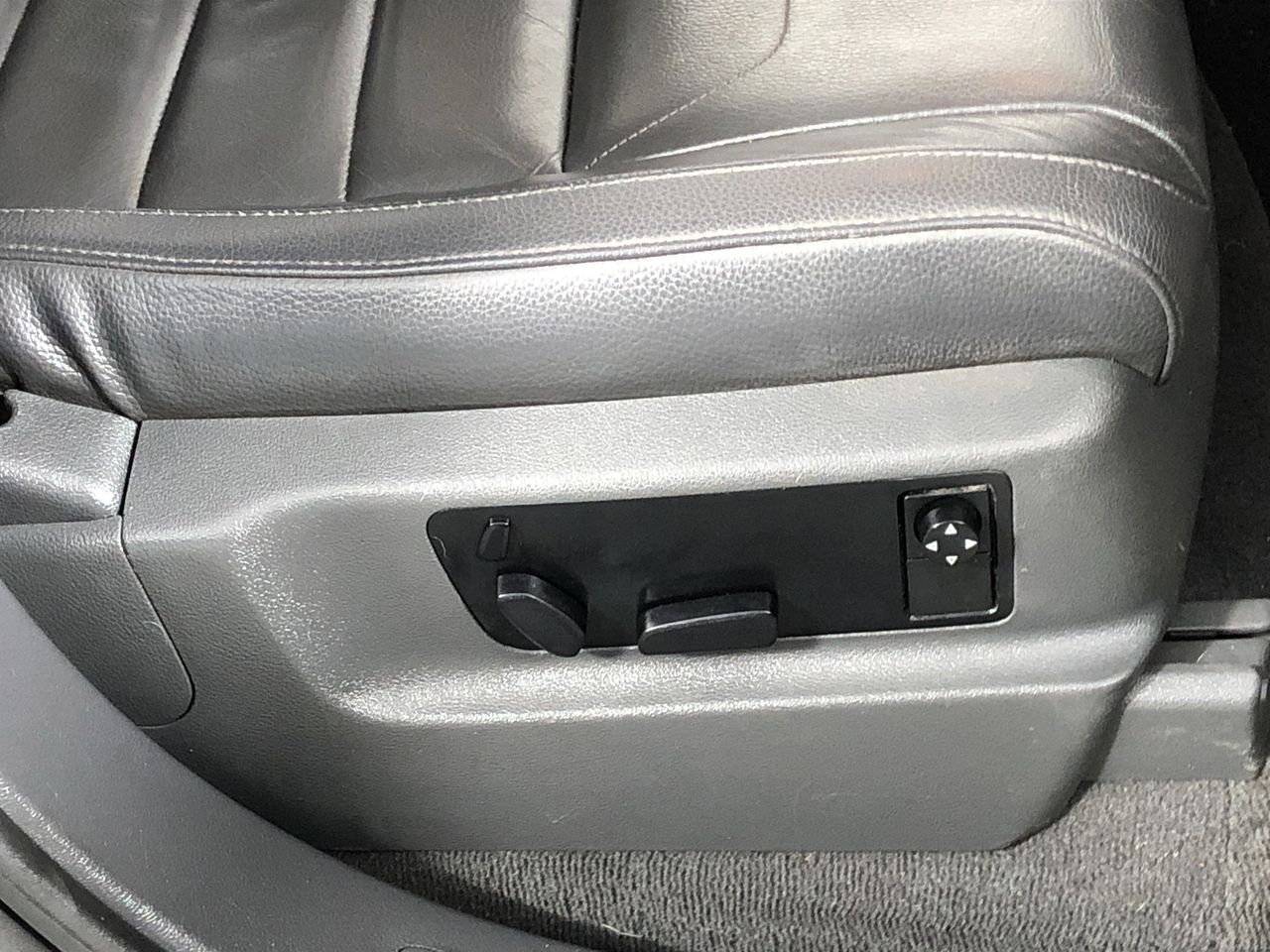 61.79 carat rectangular prasiolite is rare with valua: $1,186