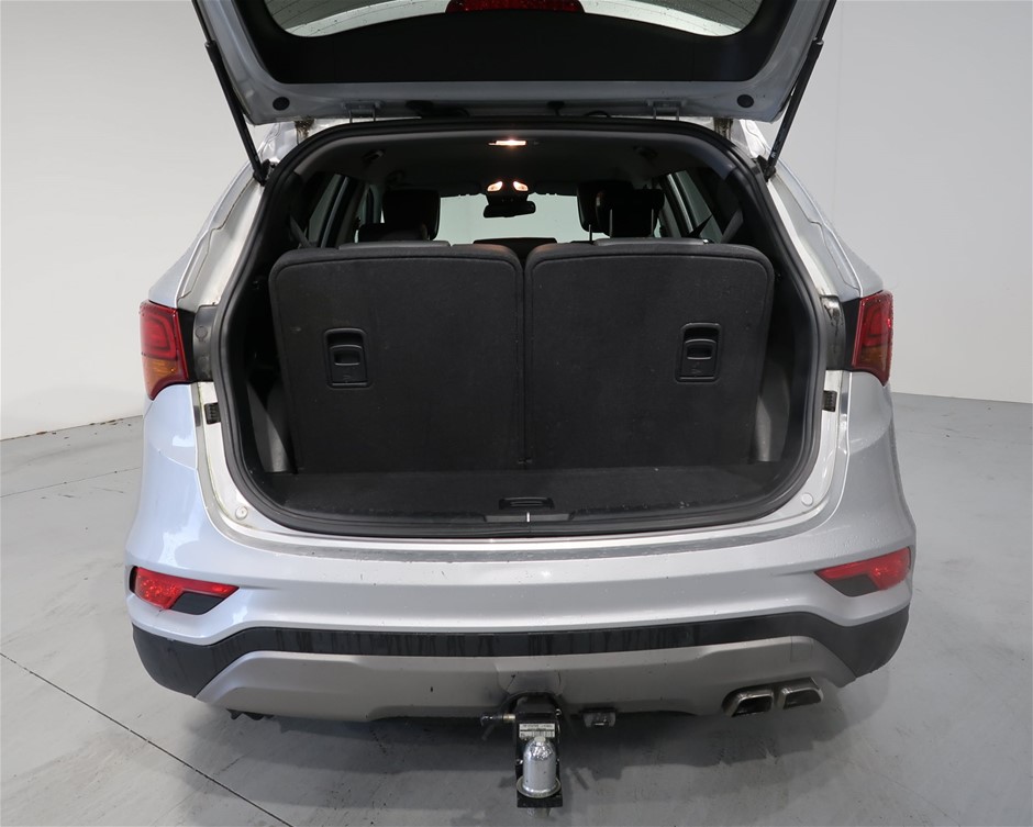 HOLDEN MOTORING SET OF 7 LOGO PIN COLLECTION SET IN PRESENTATION BOX