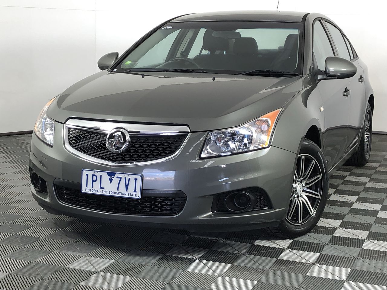 1.00 Carats Brilliant Polish Round Cut White Diamond CVD-Not Certified