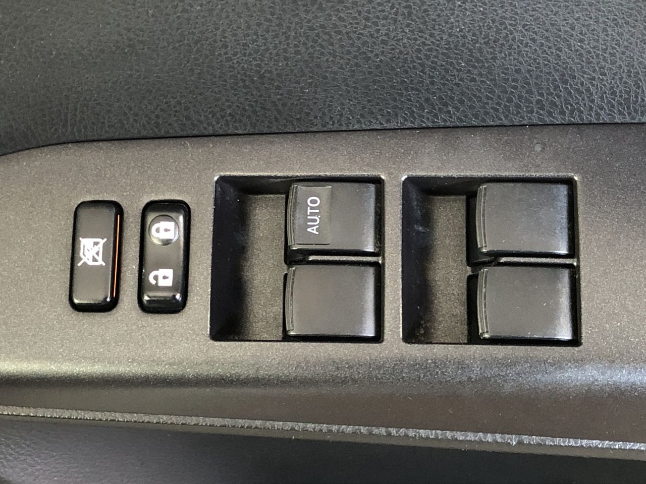 2.65 Carat White/off white diamond various bulk