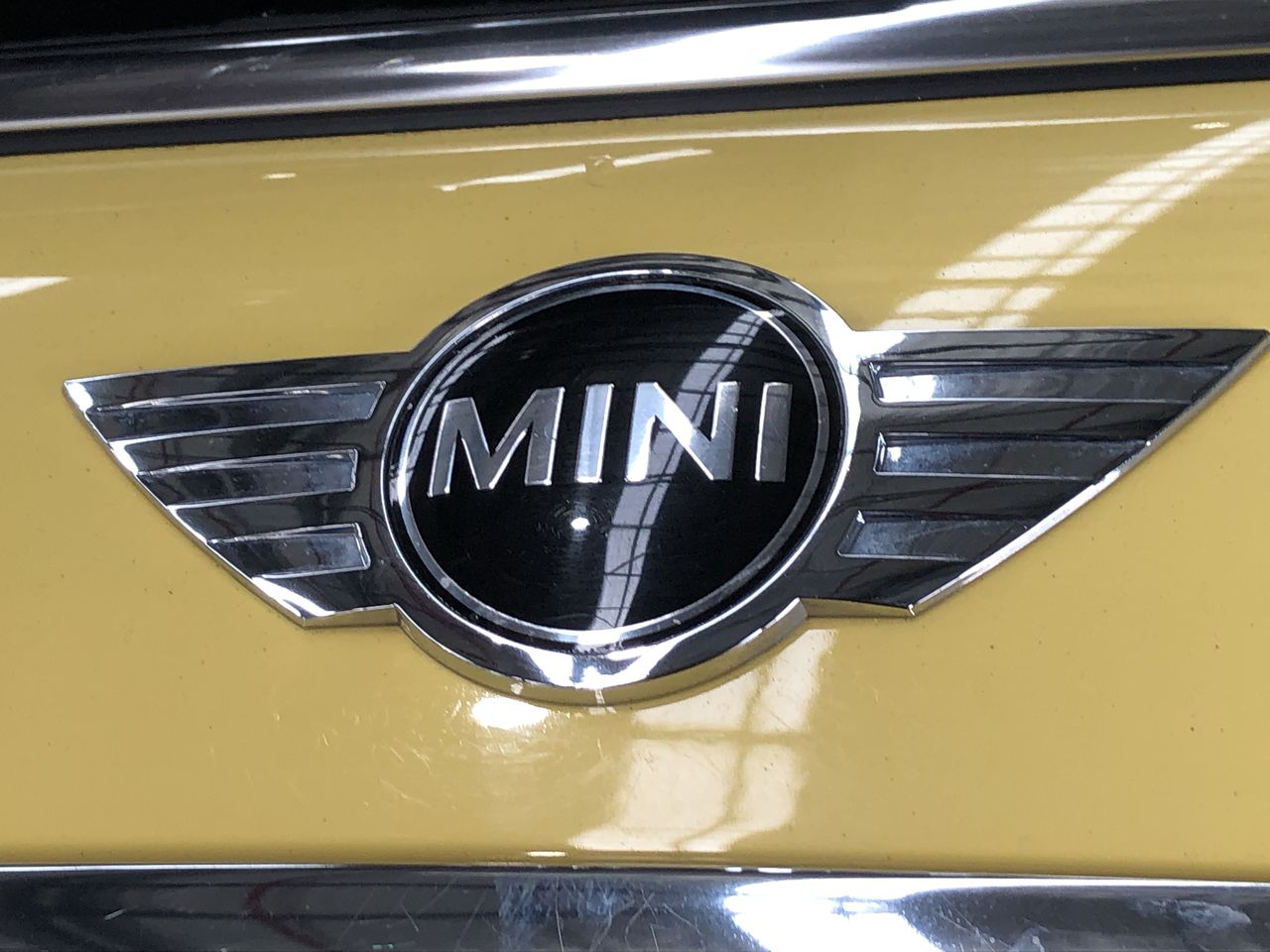 Designer Plain Locket Necklace in Silver