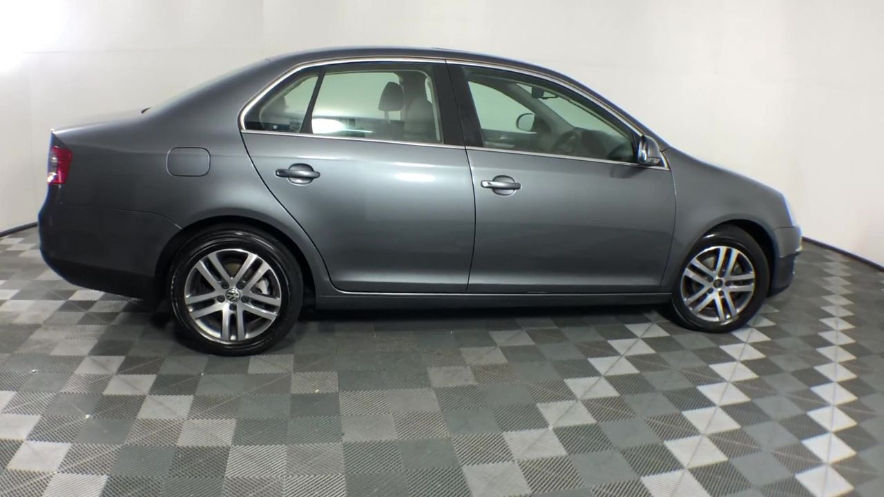 Set of 2 x 8ft Wrought Iron Style Gates(Unused)