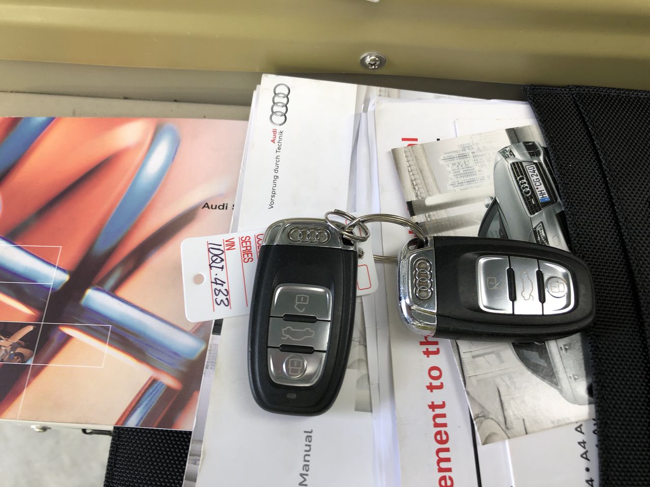 Elephant in the Room Chardonnay  (6x 750mL). (252626-1266)