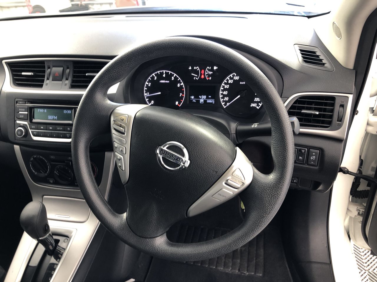 INSTANT POT 9-in-1 Duo Plus 5.7L Electric Pressure Cooker. 13 Smart Program