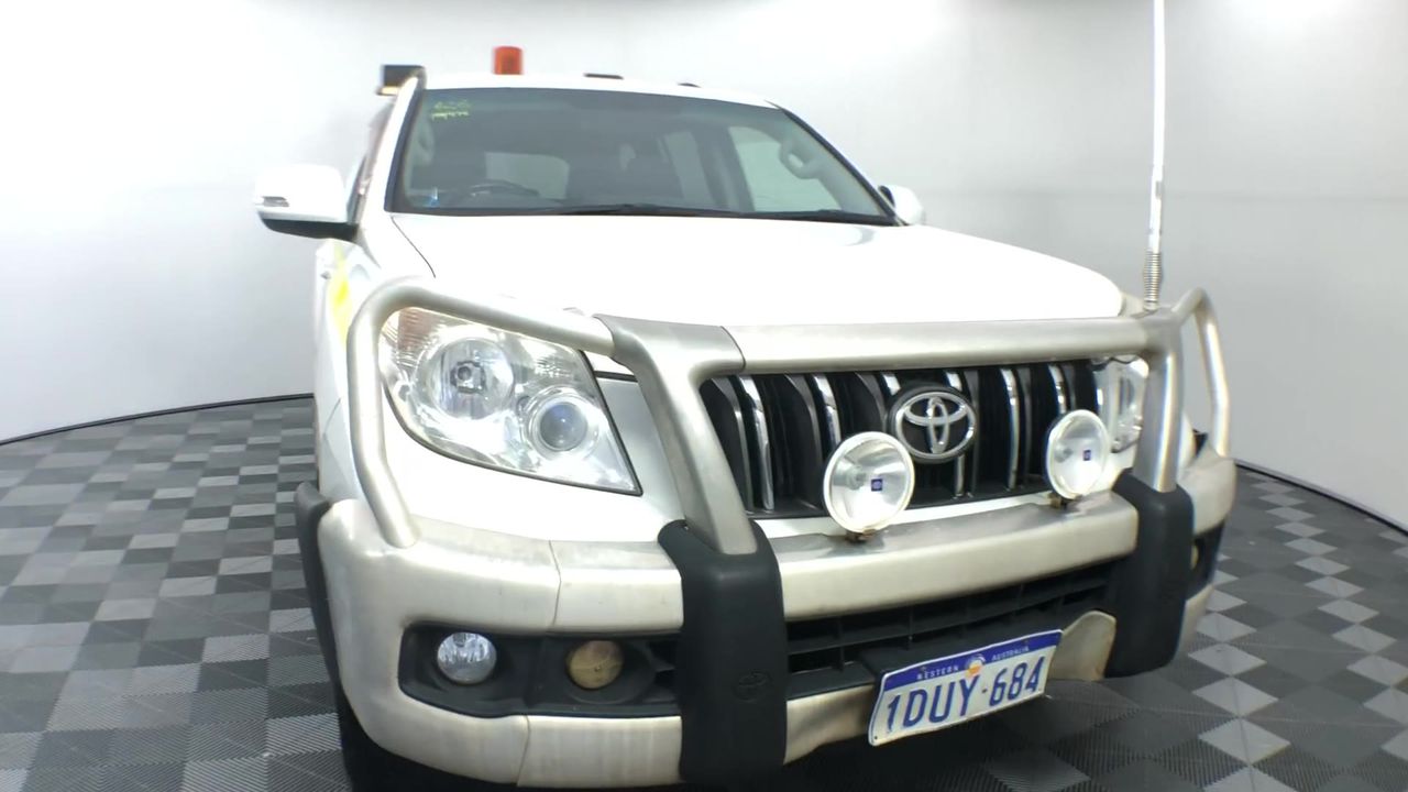 MEDELA Magic InBra Hands-Free Wearable Double Breast Pump. Smart App Connec