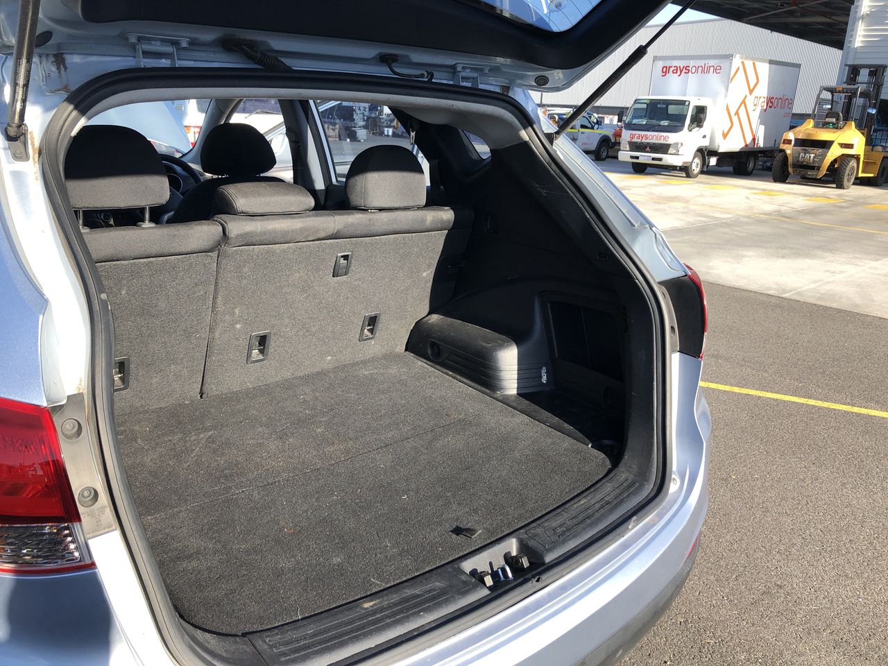 TONTINE Junior All Seasons Quilt, Size Single, White. NB: Has some stains,