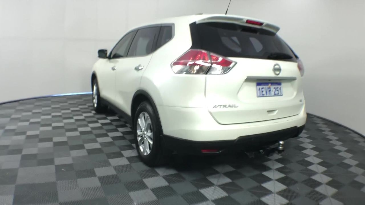 Stainless Steel Clover Necklace with Simulated Diamonds - Yellow