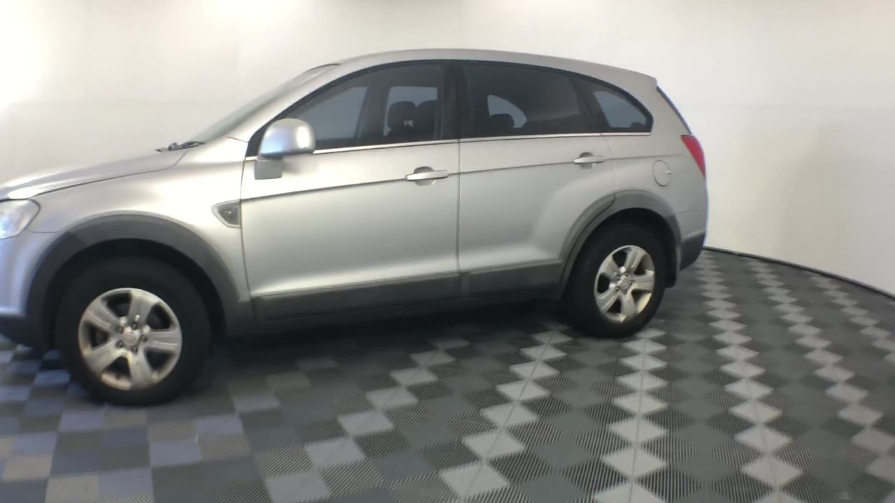 Stainless Steel Lightening Bolt Necklace in Silver