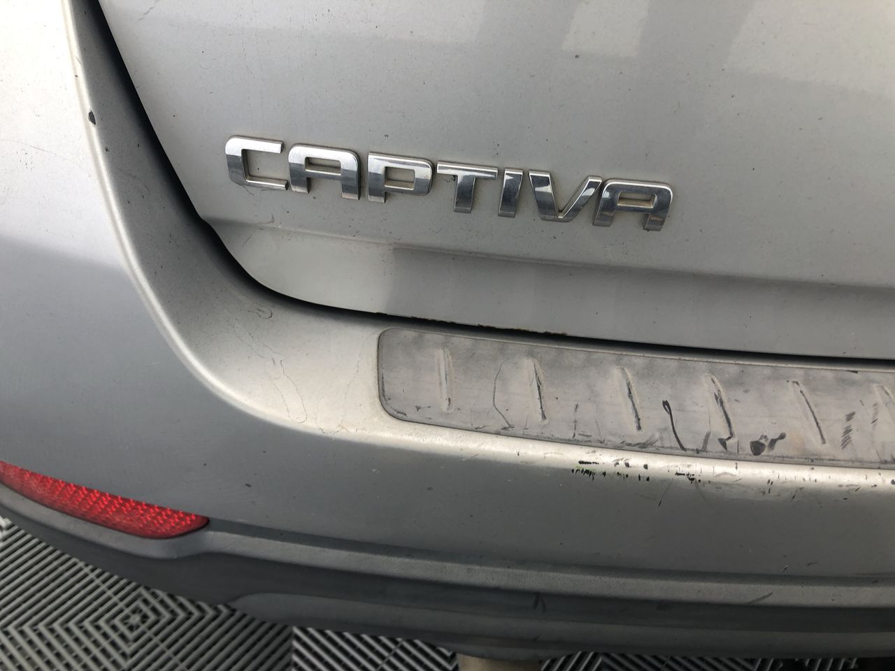 Stunning 18ct Heavy Yellow Gold Plated Simulated Diamond Drop Pendant