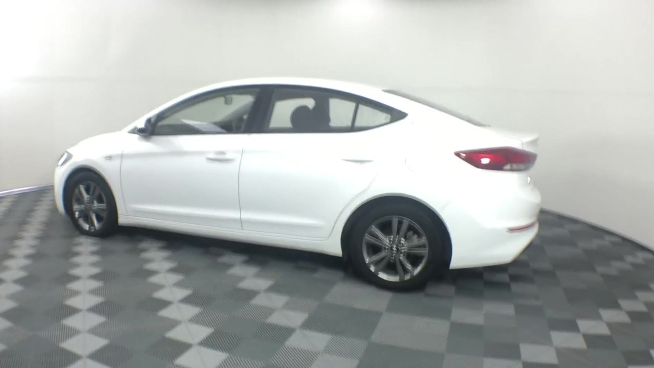 Bulk Pack of 5 Earrings in Gold