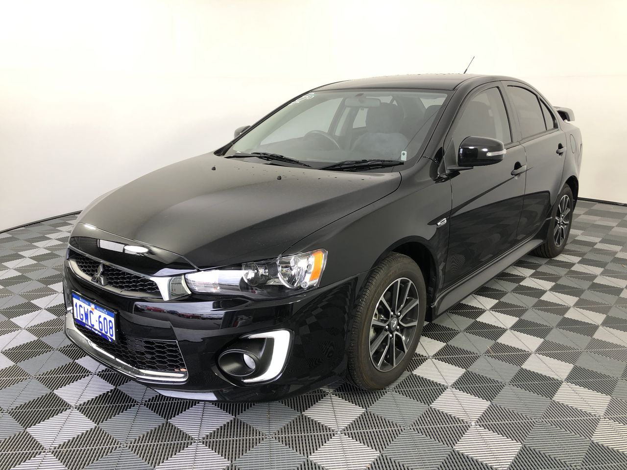 KARCHER FC 7 Cordless Floor Cleaner. NB: Minor use.