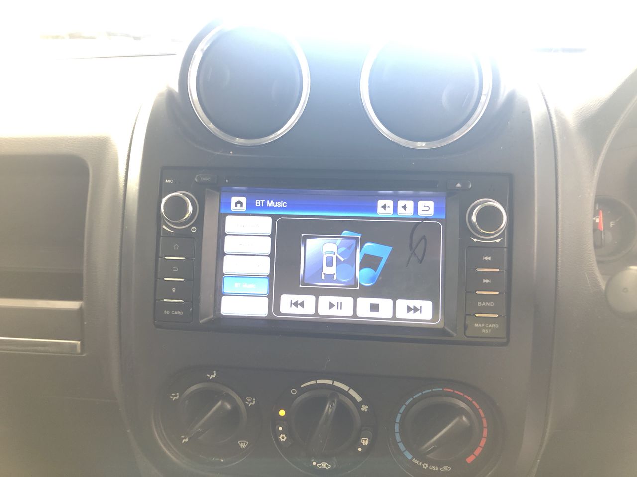 SIGNATURE Box of 640pc Flushable Wipes (10 x 64ct). NB: Damaged packaging.