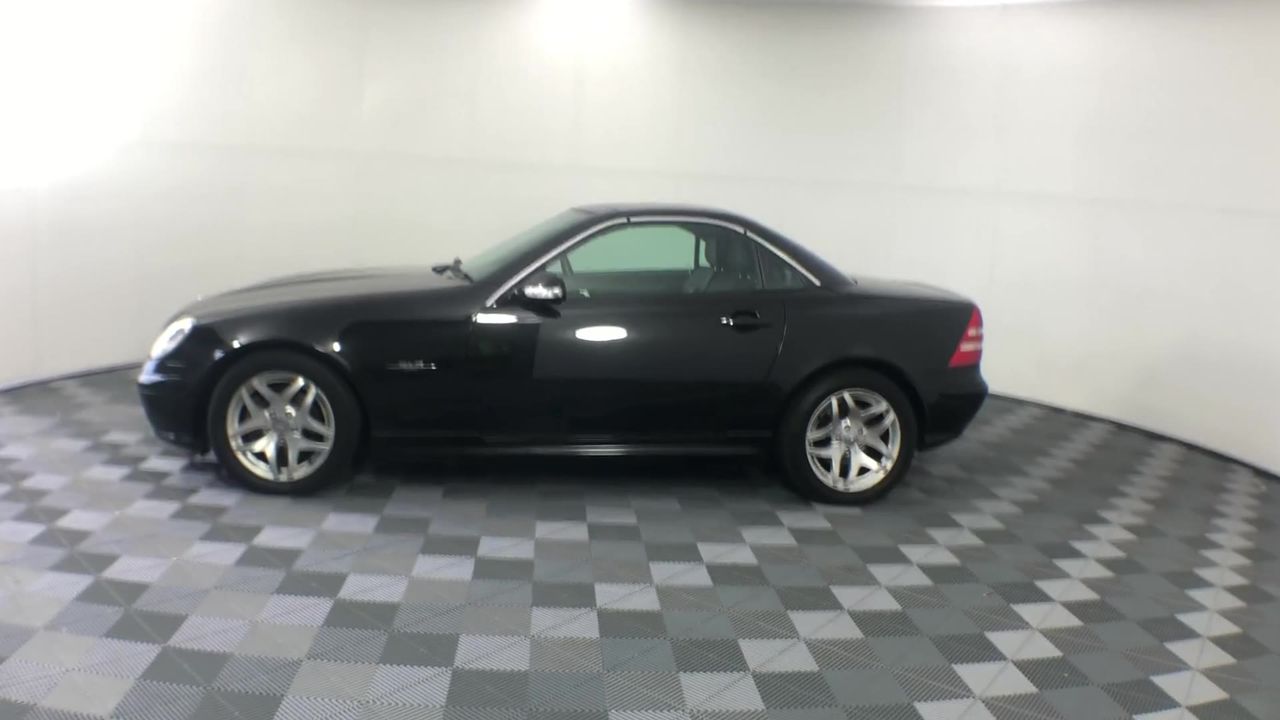 WATERPIK Ultra & Cordless Plus Waterflosser Pack. N.B: Damaged packaging.