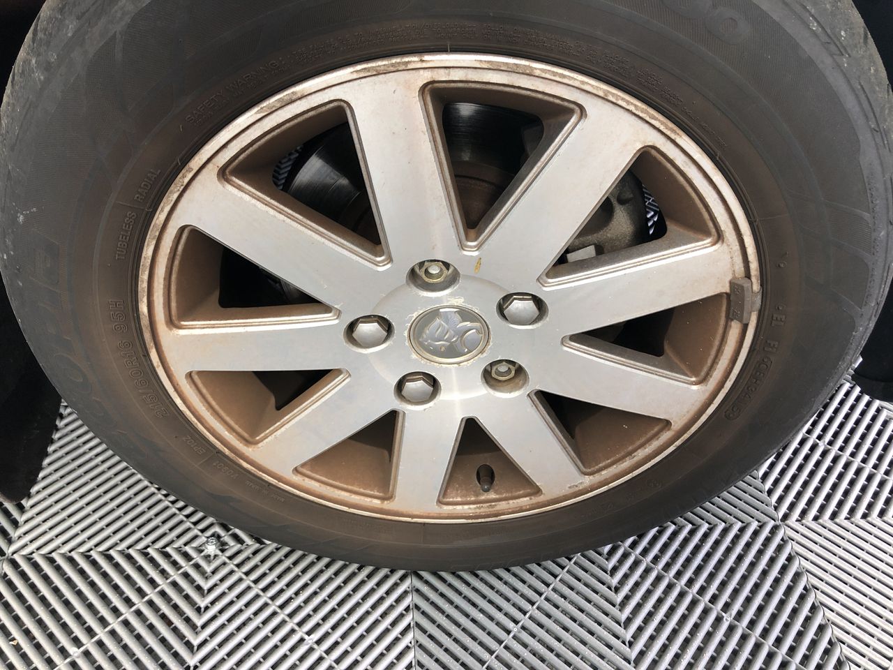 9 x Assorted Mats, inc. TOWN & COUNTRY LIVING, SIGNATURE, And More. NB: Som