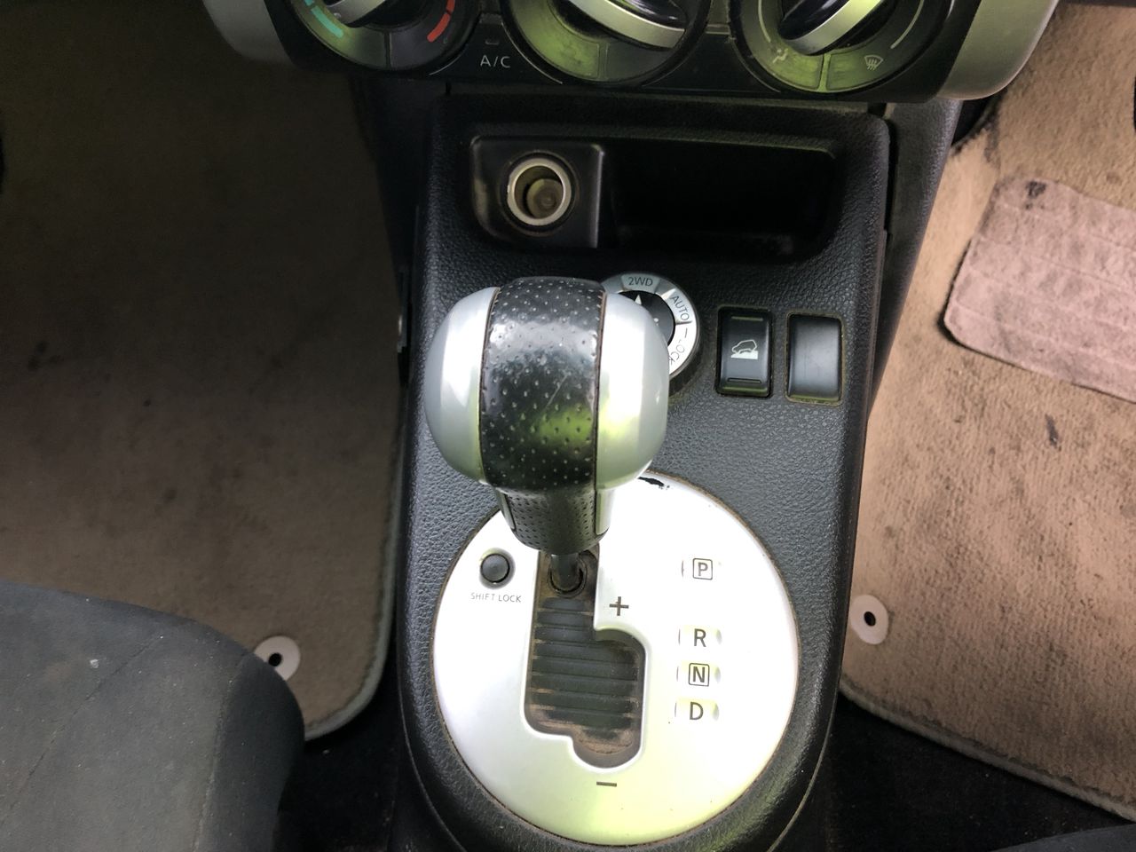 4 x COLGATE Advanced Whitening Tartar Control Fluoride Toothpaste, 200g. NB