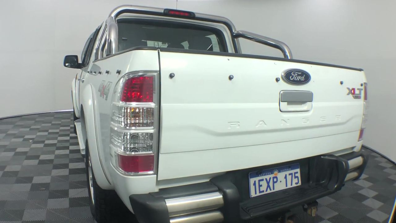 <p>20 x 2.4 x 1.2m Bog Mats /Track mats</p>