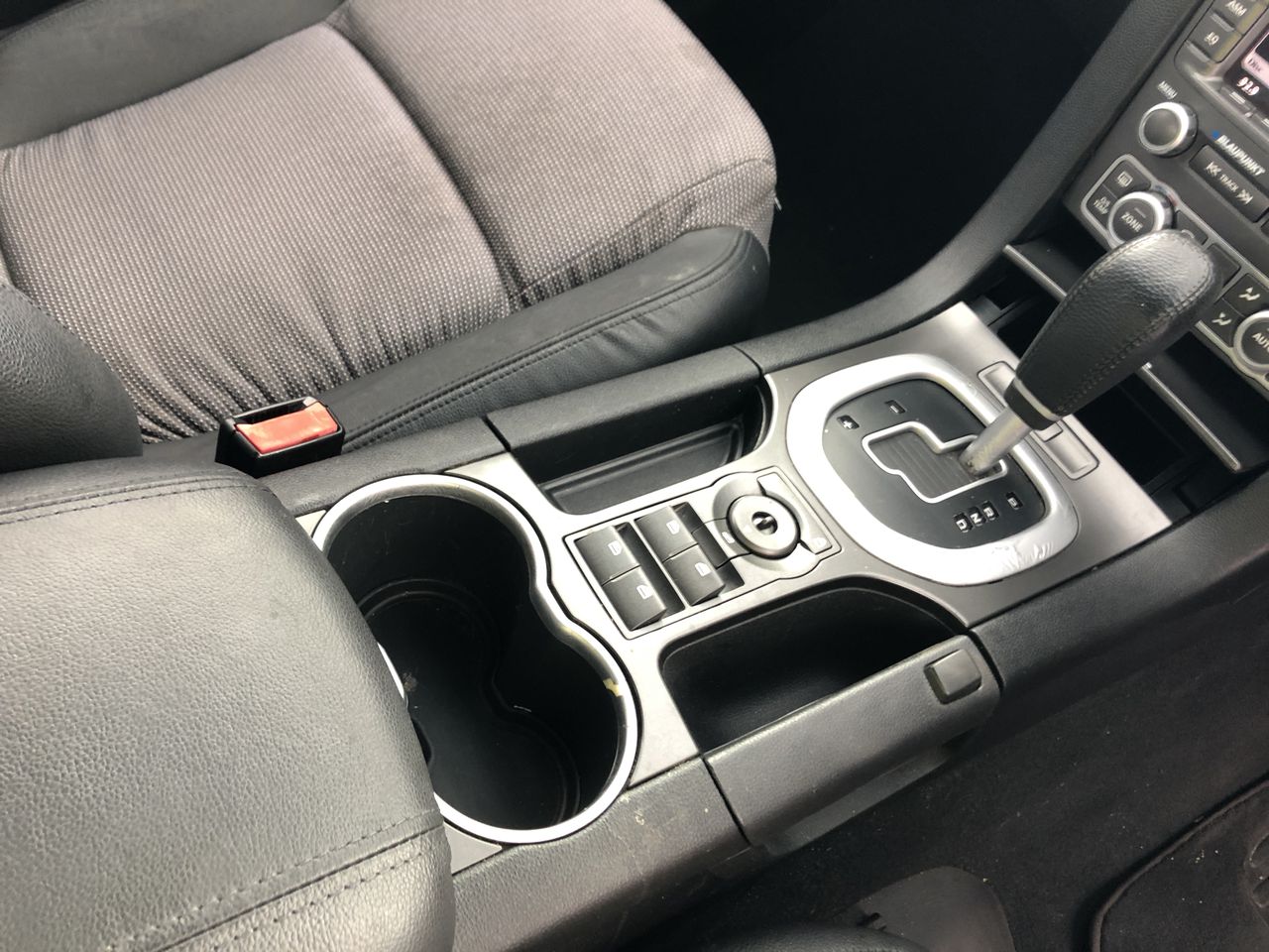 0.06 carat 2 round white diamond