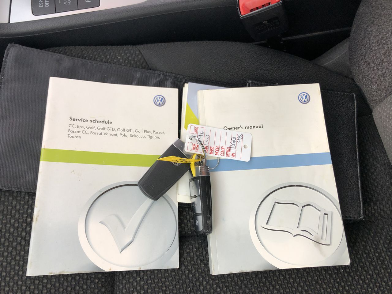 9K Yellow Gold BRACELETUE SAPPHIRE RING